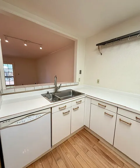 173 Sierra Vista Ave #14 — Photo 6