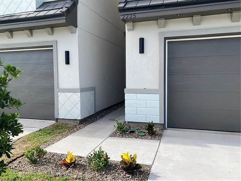 2225 Dorado Dr — Photo 3