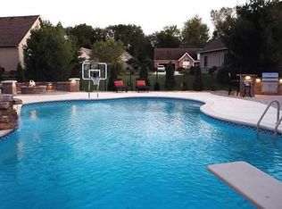 1721 Aster Ln, Godfrey, IL 62035