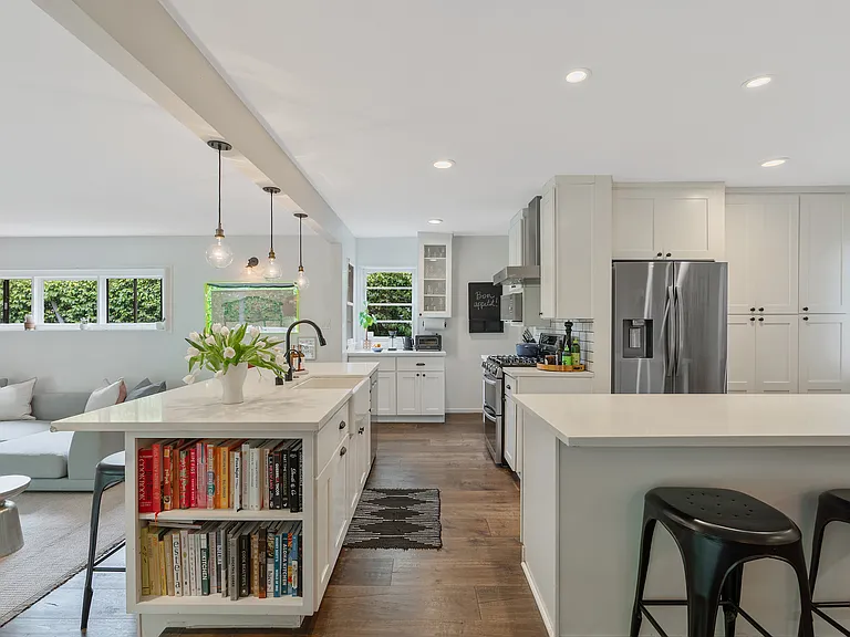 3216 Rosewood Ave — Photo 4