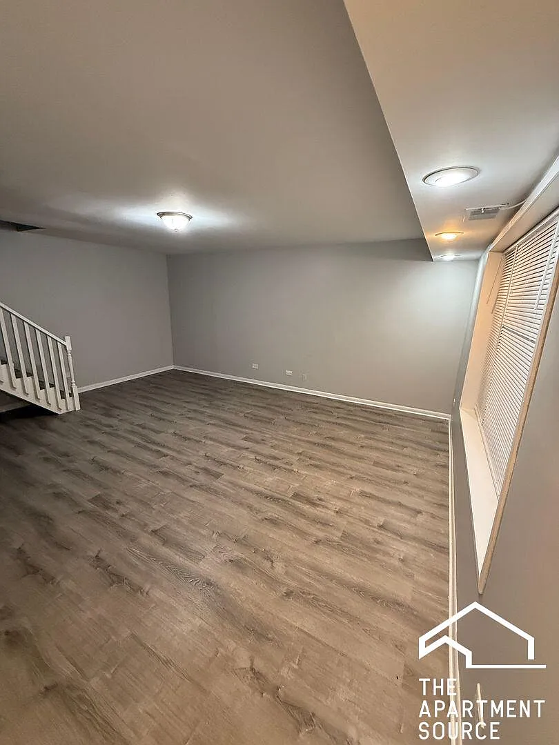 2 bed, 1.5 bath, 1000 sqft, $2,500 — Photo 2