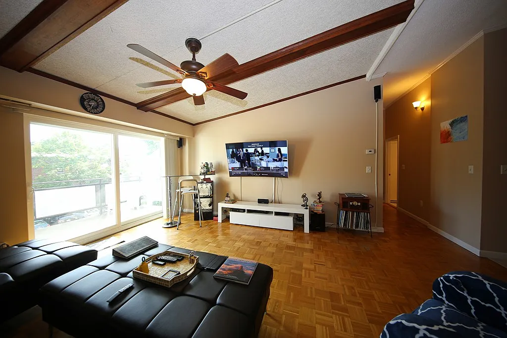 1 bed, 757 sqft, $2,400 — Photo 1