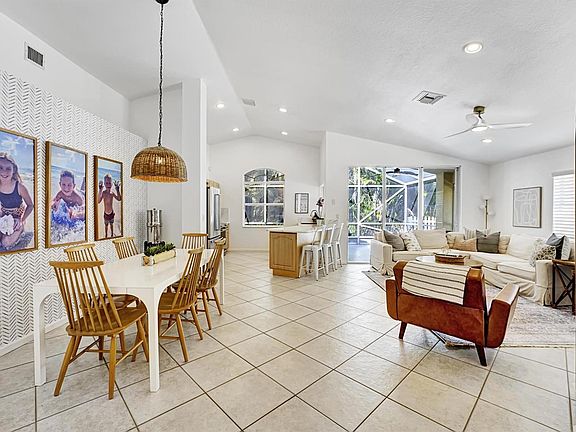 5th image of 5445 Grande Palm Circle