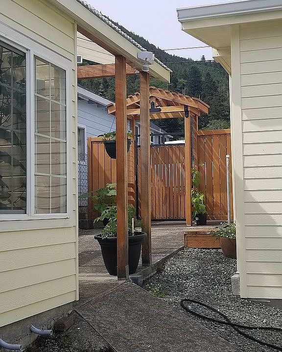 2nd image of 505 Cypress Ave