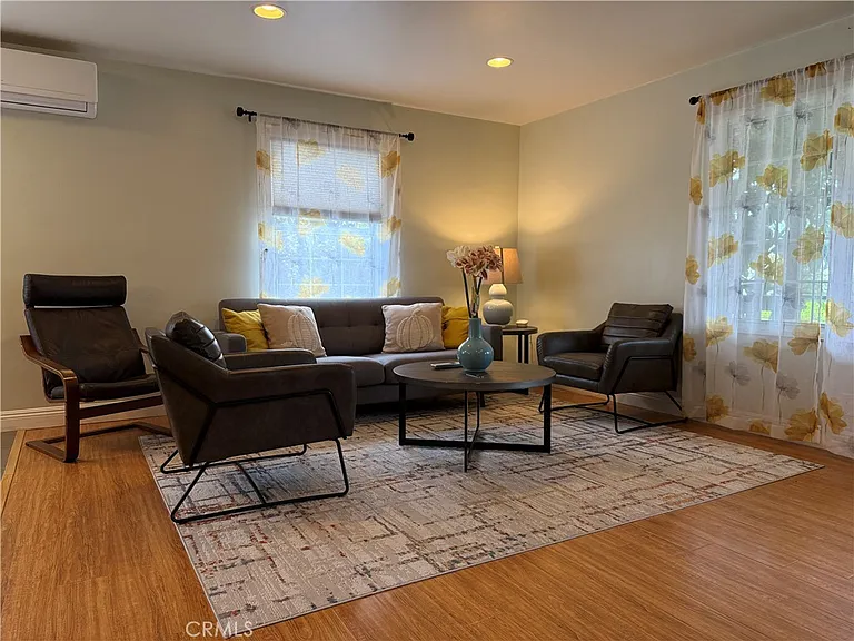 830 N Olive Ave — Photo 8