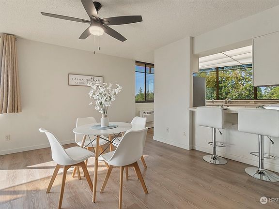 5th image of 1910 Evergreen Park Drive SW #704