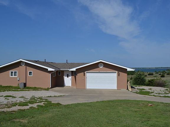 2nd image of 117 Lakeview Ln