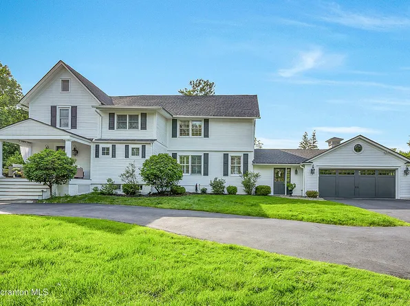 330 Glenburn Rd, Clarks Green, PA 18411