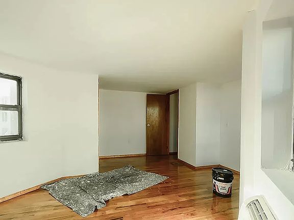 5th image of 29 7th Ave S APT 3B