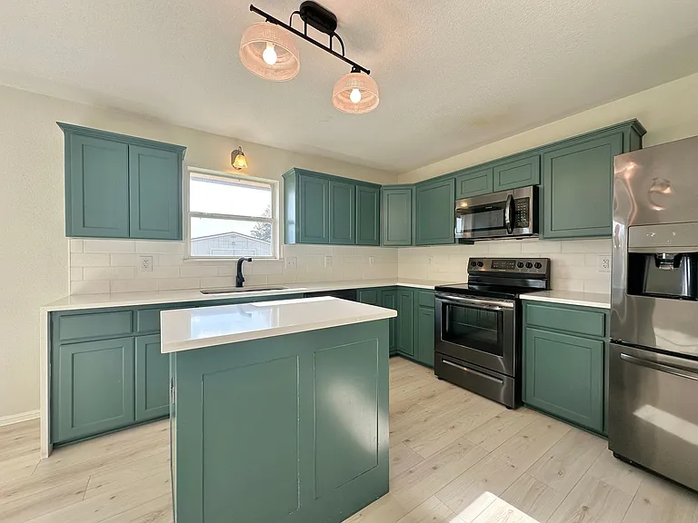 3705 Foxglove Ln — Photo 9