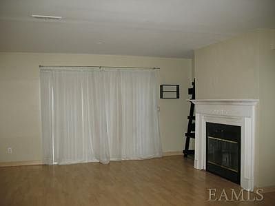3rd image of 32 Sharon Lynn Blvd #32