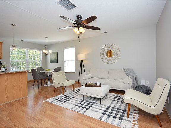 3rd image of 15240 Alpine Dr