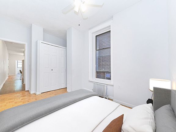 4th image of 335 E 95th St APT 1B