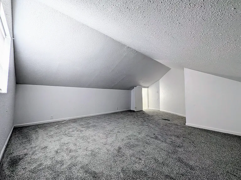 822 8th Ave #1 — Photo 11