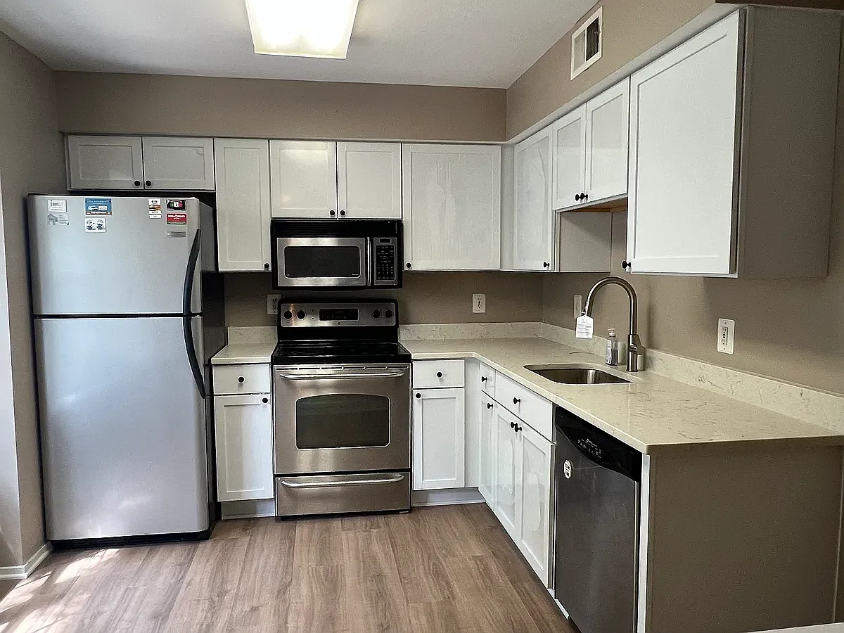 4 bed, 1560 sqft, $2,700 — Photo 1