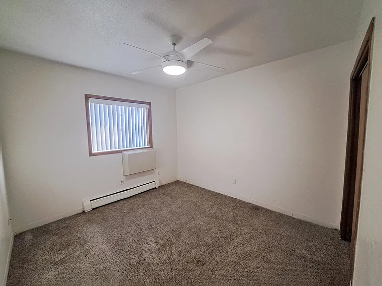 Rolling Hills Apartments — Photo 34