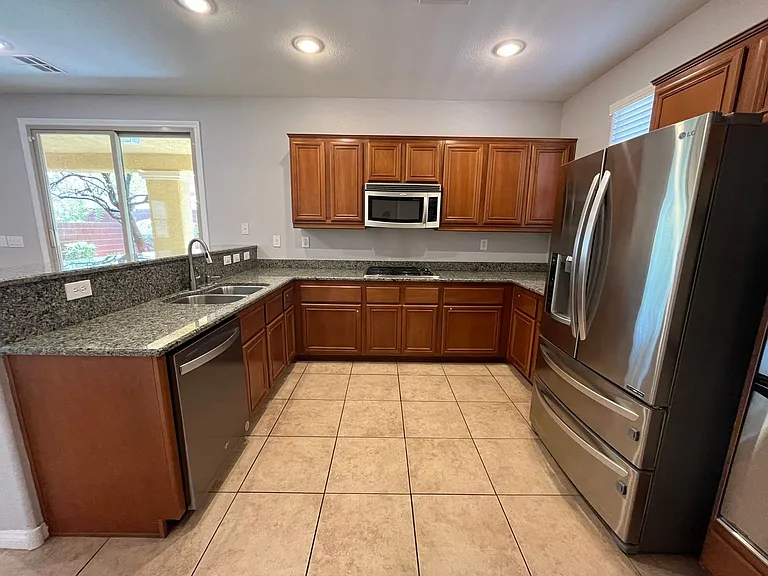5547 Fairmeade Way — Photo 8