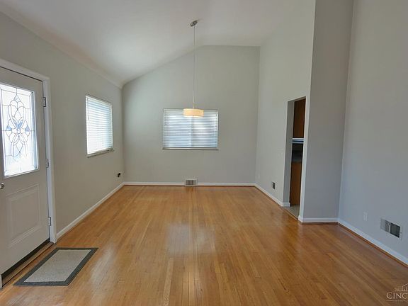 4th image of 3371 Greenway Ave