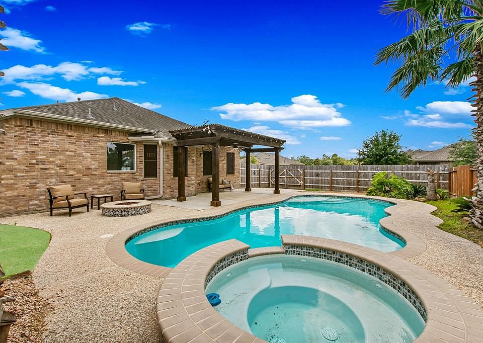1st image of 21301 Heritage Forest Ln