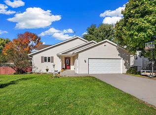 613 Patriot Pl, Holmen, WI 54636