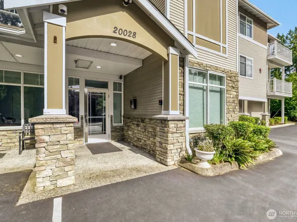 20028 15th Avenue NE #104, Shoreline, WA 98155