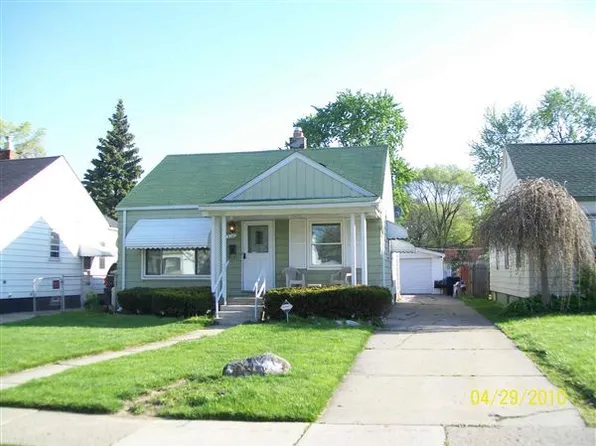 19347 Woodcrest St, Harper Woods, MI 48225