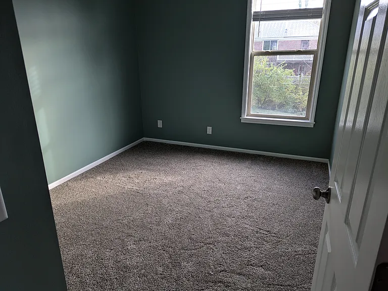 526 Clinton Springs Ave #D — Photo 12