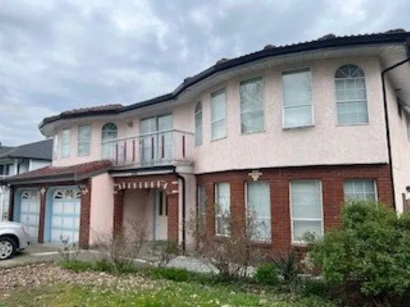 13306 89th Ave, Surrey, BC V3V 7V9