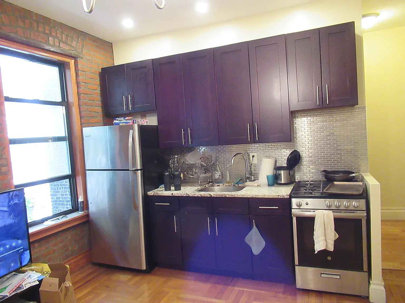 1647 Union Street — Photo 2