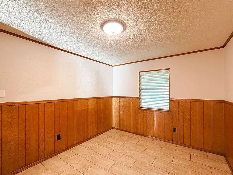 3708 Holland Dr — Photo 10