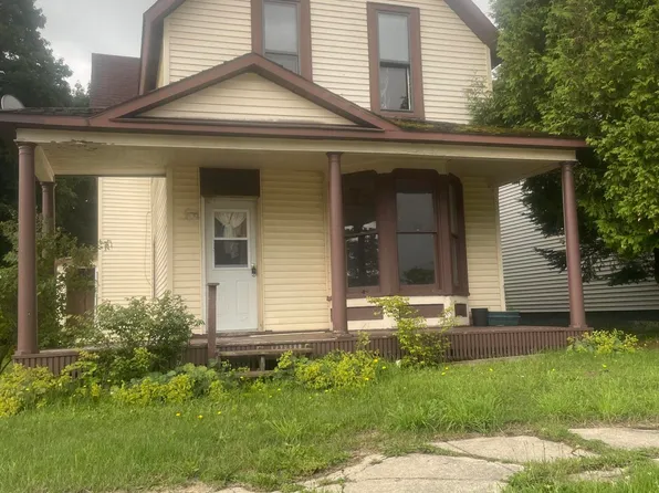 215 W Harrie St, Newberry, MI 49868