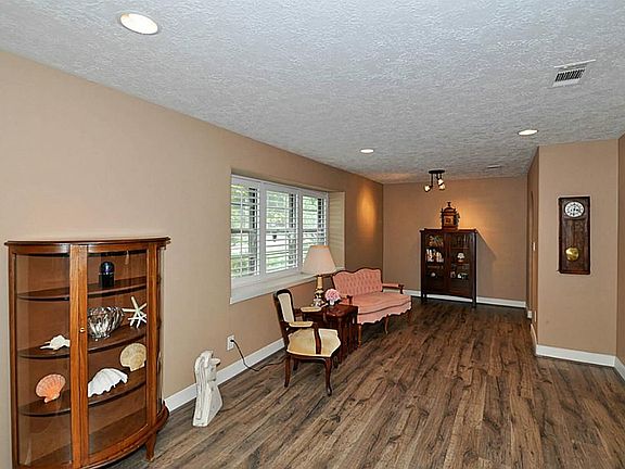 4th image of 6146 Birchmont Dr