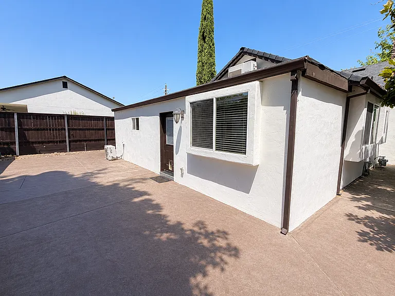 2245 Ceanothus Ave — Photo 57