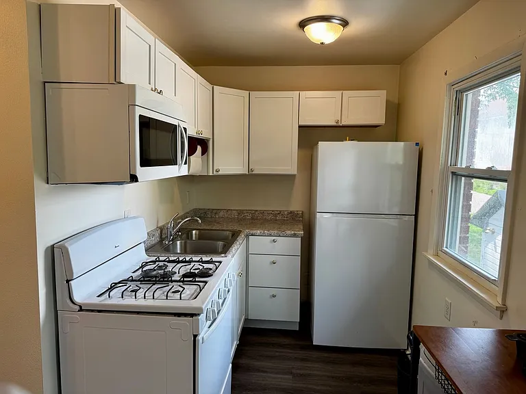 1811 13th Ave #8 — Photo 10