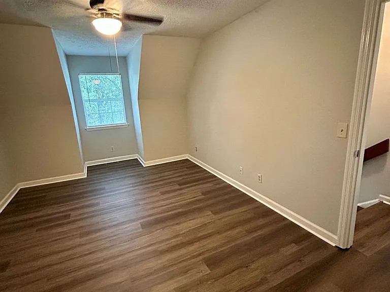 166 Bordeaux Ln — Photo 13