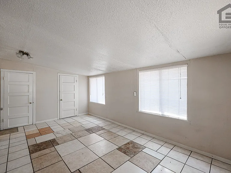 903 W Pierson St — Photo 11