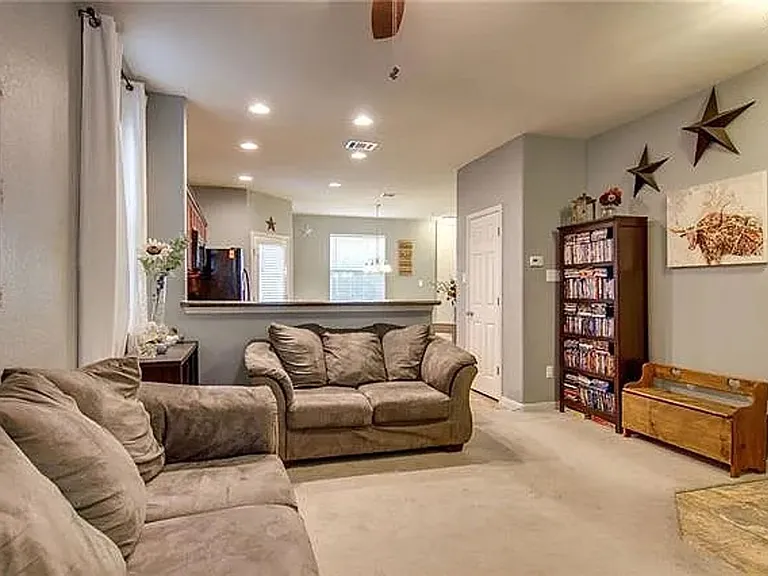 5913 Red Bud Ridge Ln — Photo 6