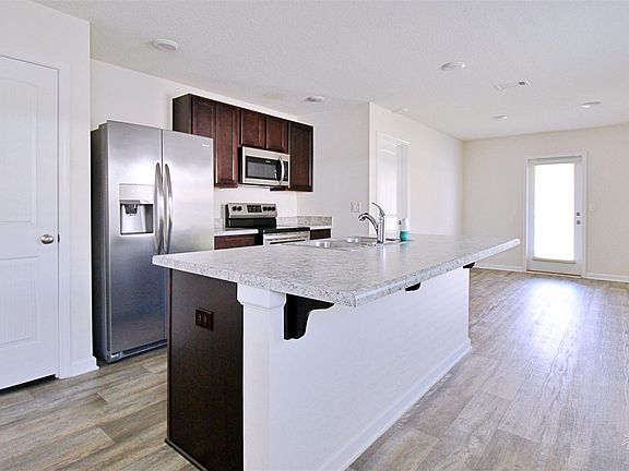 3rd image of 6444 Churchill Cir
