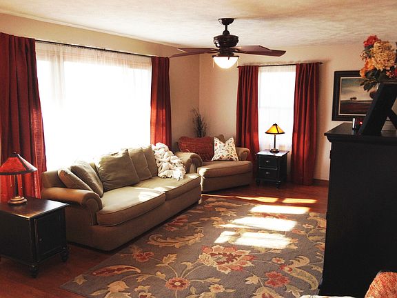 4th image of 3608 Dickens Ave