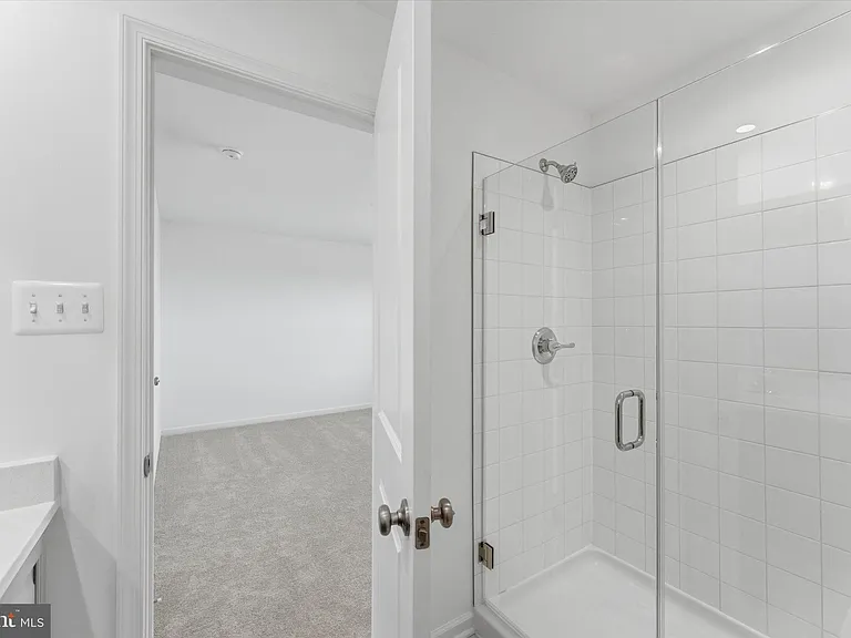 505 Fontana Cir — Photo 19