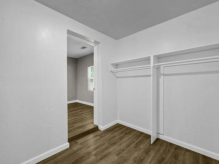 1301 SW Tennessee Ave — Photo 7