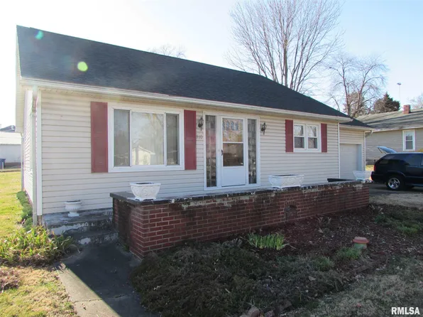 910 Poplar St, Mount Carmel, IL 62863