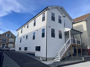 79 Goddard St #1, Providence, RI 02908