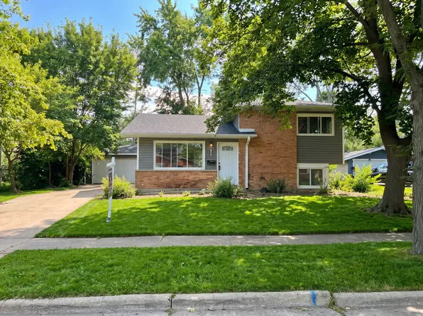 305 Winnebago St, Park Forest, IL 60466
