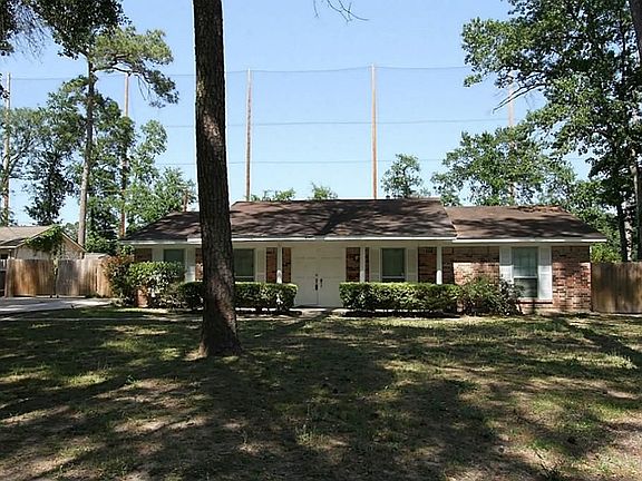 3/4 Bedroom, Mature Trees, Low Taxes!