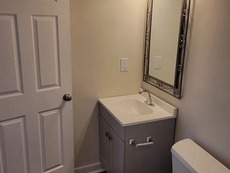 15 Montgomery Ave — Photo 11