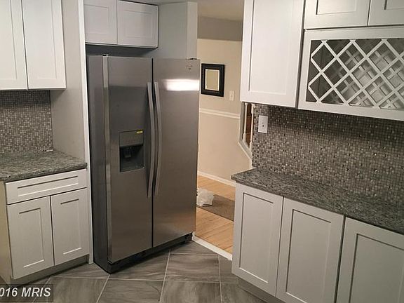 3rd image of 10006 Chestnut Wood Ln