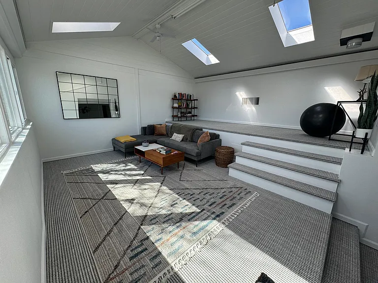 438 Hickory St — Photo 4