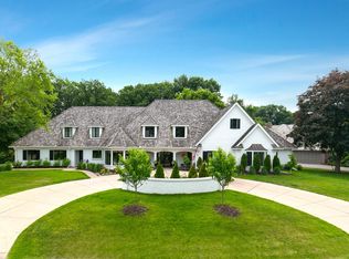 5041 Green Farms Rd, Edina, MN 55436