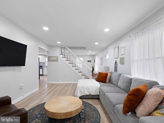 2nd image of 303 Washington Ave